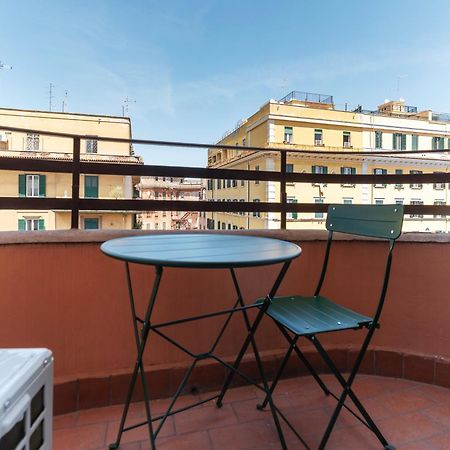 Vista Sulla Basilica Di San Giovanni Mm Lodi Apt Roma Exterior foto